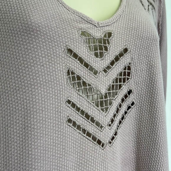 Free People - We The Free Plum Moonrise Cutwork Thermal V Neck Blouse Size Small - Picture 6 of 13